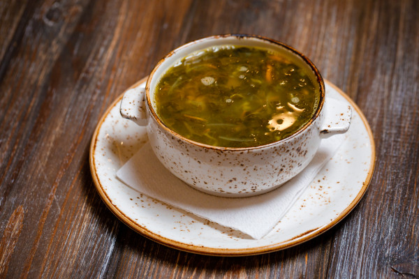 Щи зеленые с щавелем и яйцом